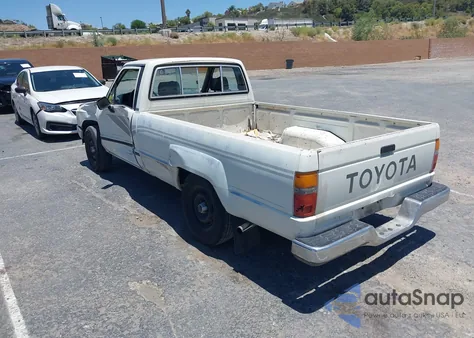 1988 Toyota Pickup 1/2 Ton Rn55 Dlx из США, поврежденный, VIN JT4RN55D2J7027985
